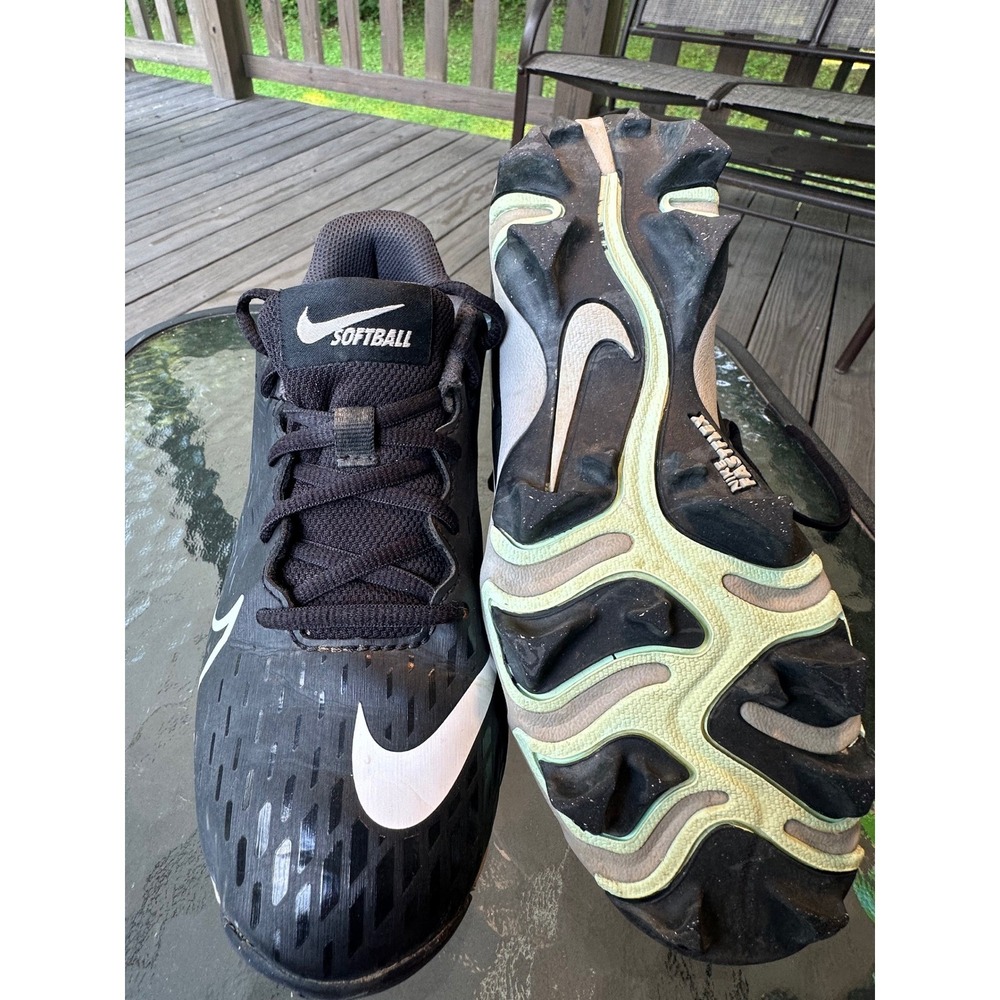 Nike Softball Cleats Molded Youth Kids Black and White CZ5919-010 Size‎ 4.5Y